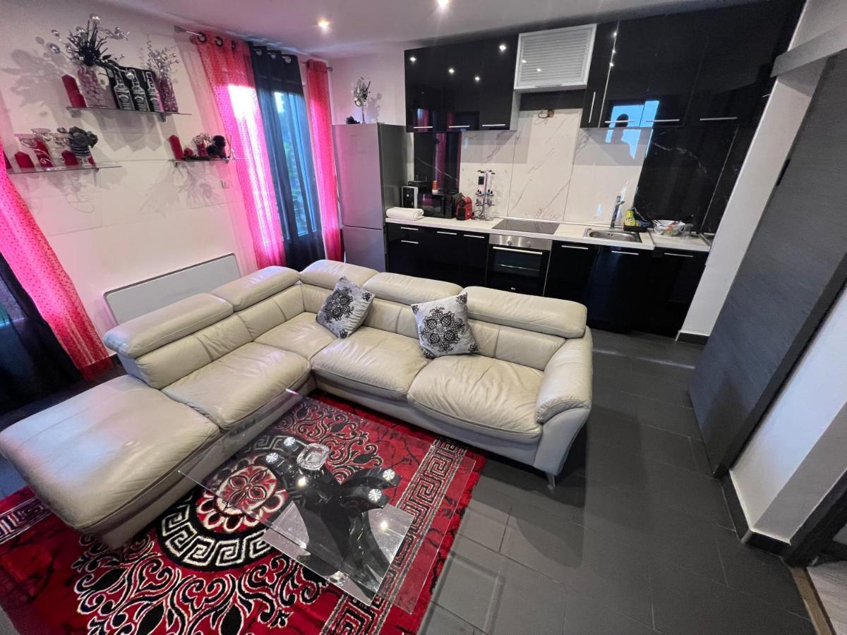 Appartamento Zekri Livry-Gargan Esterno foto
