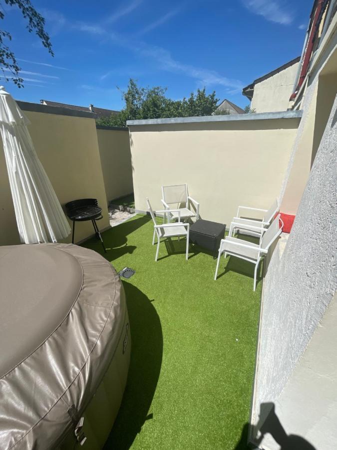 Appartamento Zekri Livry-Gargan Esterno foto